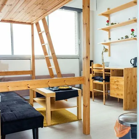 Vauban, Cosy Studio + Breakfast + Massage Chair * Lille